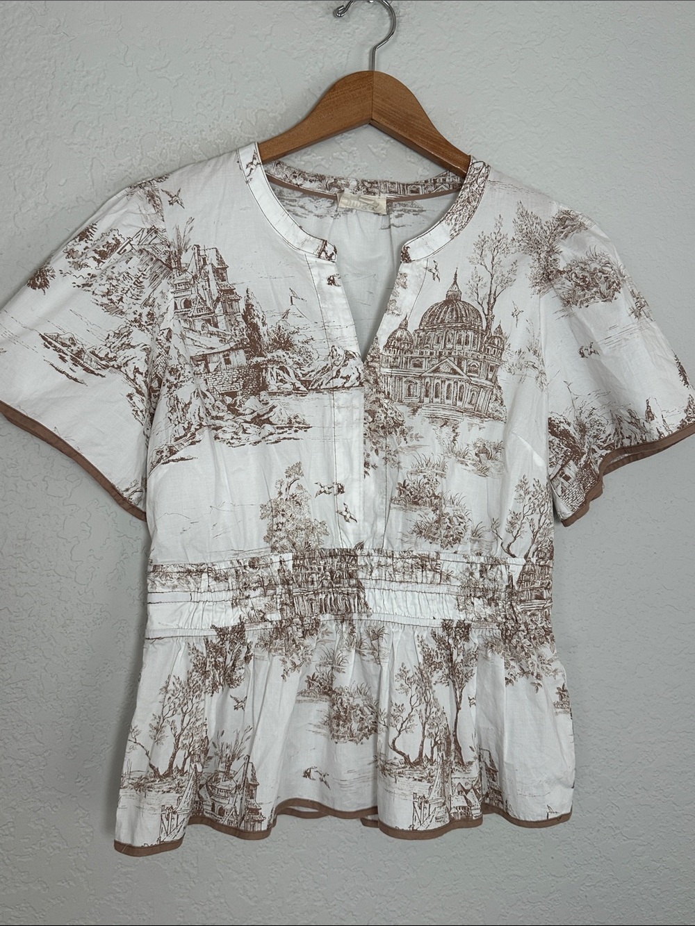 Umgee Toile Top Peplum Smocked White Brown Scenic Print Medium French Classic